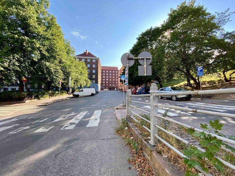 Studio Apartment, View Over The Roofs For The Sunrise Helsingfors Exteriör bild